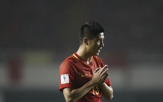 不胜反输成国庆第一堵!国足门将送礼叙利亚门将如演员卧草都太坑