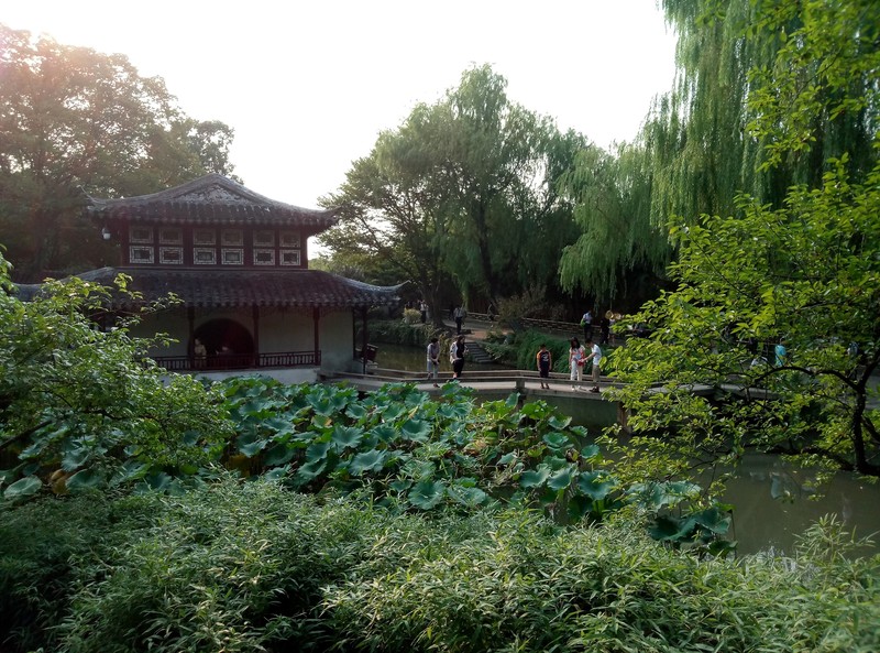 趁年轻尽情的玩,趁年轻多玩投影仪