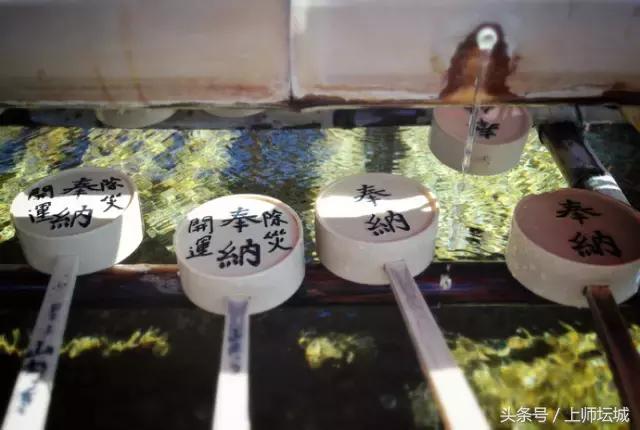 中国寺院和日本寺院都怎么对待和处理偷了寺庙香火钱的众生？