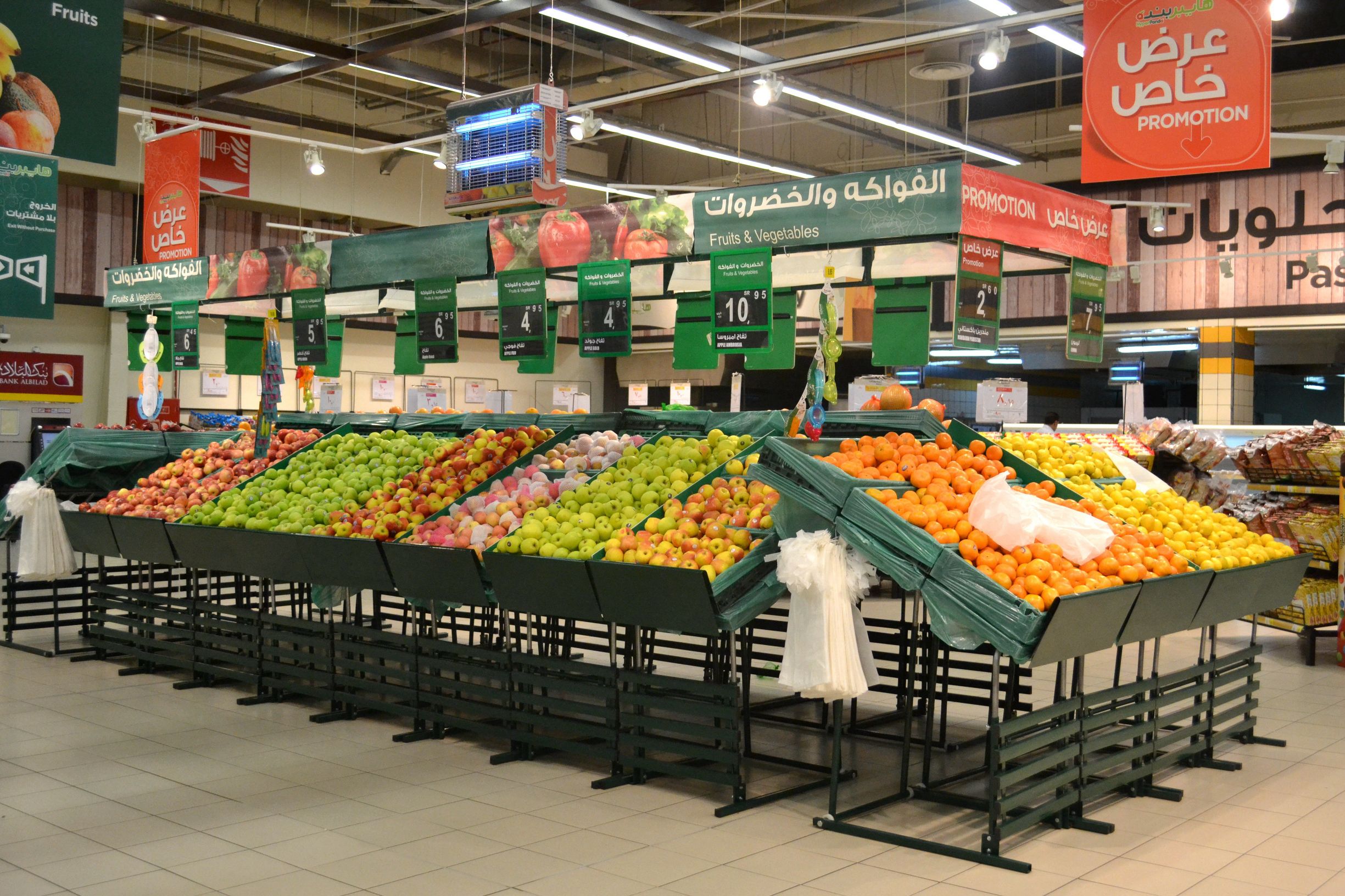 沙特阿拉伯的超市,最爱聘请男收银员