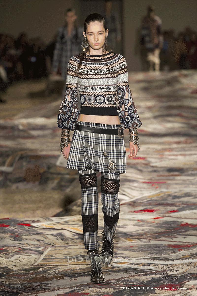 时装秀mcqueen,mcqueen最新礼服