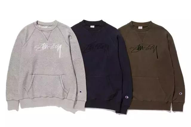 穿了一件很喜欢的卫衣,champion卫衣连帽和圆领