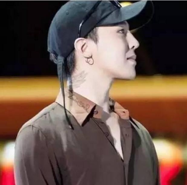 潮牌上的一句话引来轻视女性之说到底是谁在搞事情？