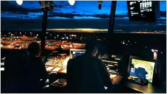 如果你身边人抑郁了,请别只说“想开点”