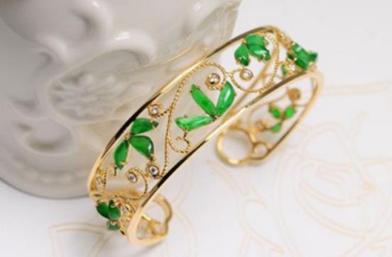 金镶玉掉色修补多少钱,金镶玉上的金子会掉色吗