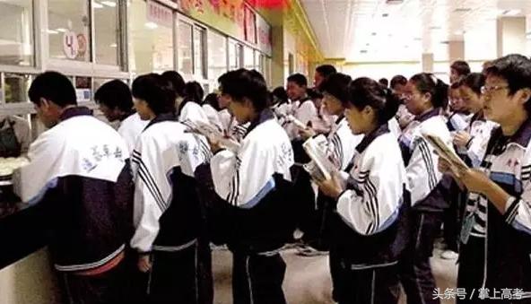 河北衡水中学考清华北大多少名,2017衡水中学清华北大走了几个