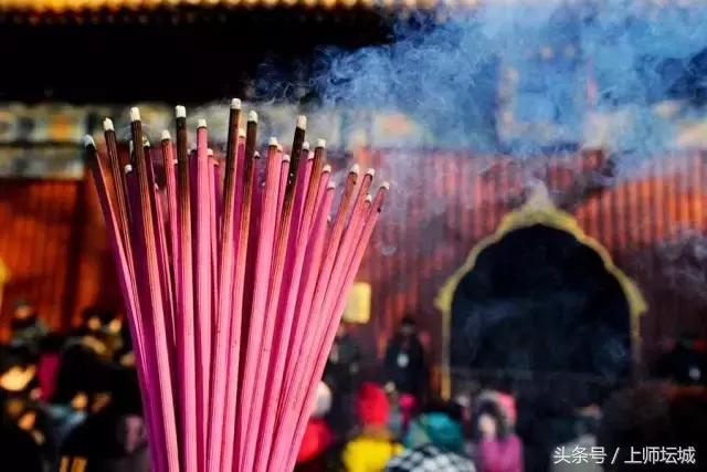 中国寺院和日本寺院都怎么对待和处理偷了寺庙香火钱的众生？