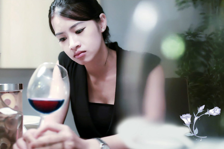 遇到爱玩游戏的老公很孤独,家有个爱玩游戏的老公