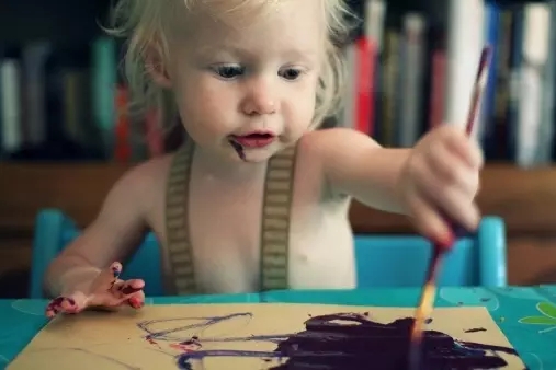 宝宝奇怪行为视频大全,宝宝有什么奇怪的现象