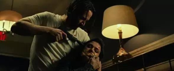 战术美学｜《疾速追杀》的“枪械世界”