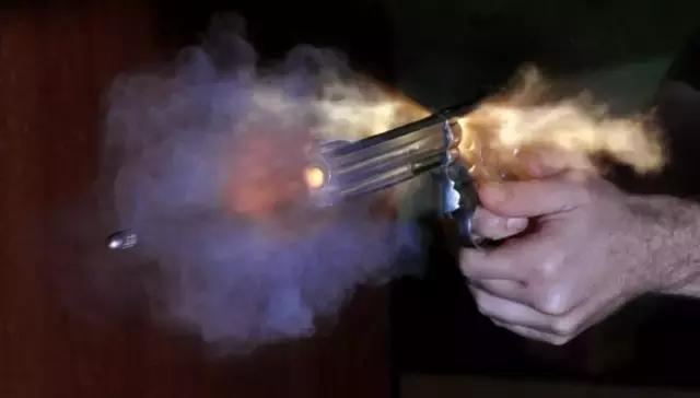 战术美学｜《疾速追杀》的“枪械世界”