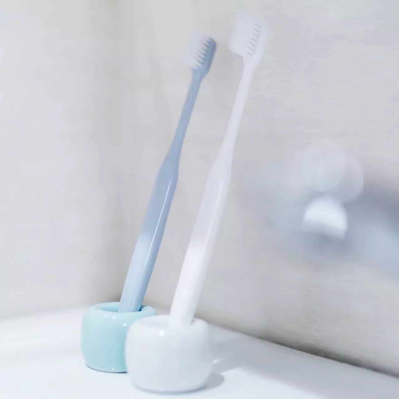 花很少的钱去挣很多钱,花很少钱就能买到的快乐