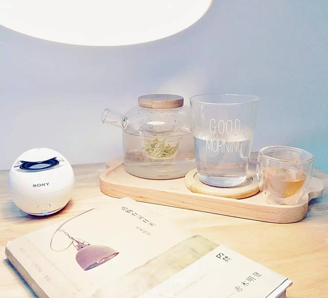 花很少的钱去挣很多钱,花很少钱就能买到的快乐