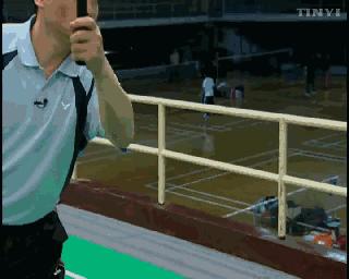 羽毛球挑高远球总是过不了网,羽毛球挑球慢怎么办