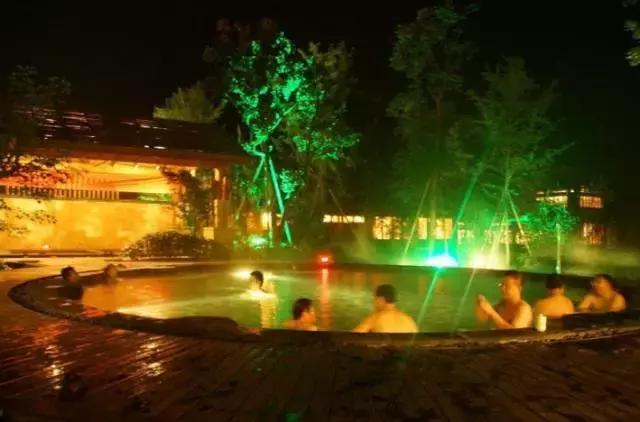 成都周边温泉排名前十名,成都周边最便宜的温泉度假村