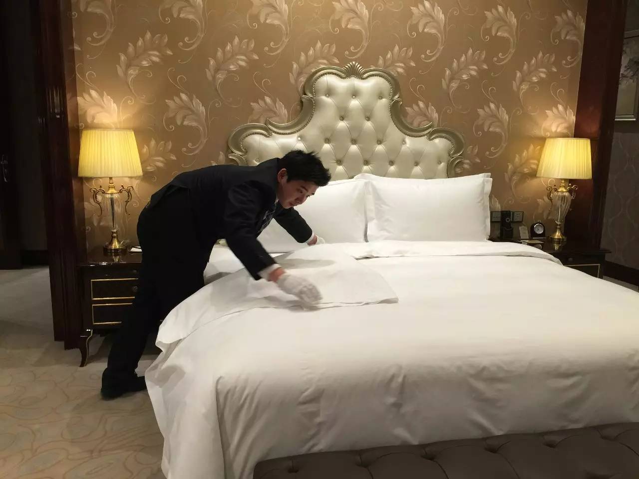 睡了它!让成都追星族咬牙切齿的8888套房!