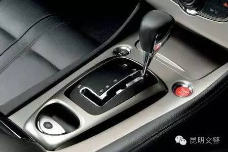 c1驾照能开正三轮方向盘汽油车吗,c1驾照摩托驾照能开老年代步车吗