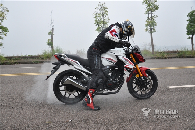 力帆kps150和kpt150区别,力帆kps150和春风150