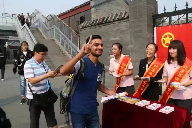 我敢打赌这个假期你一定见过他们