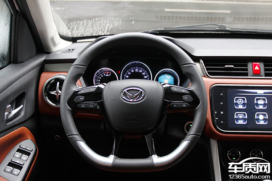 好开实用还不贵试驾北汽幻速S3L1.5L