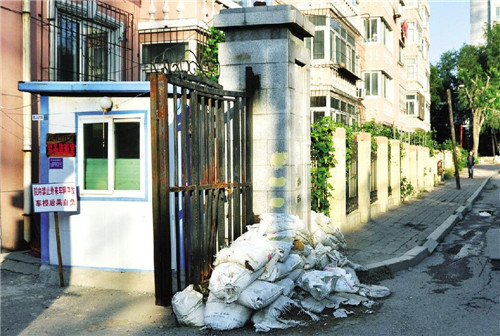 物业走了问题堆下了,弃管小区逐渐变成了大杂院