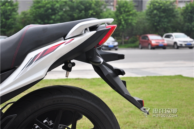 力帆kps150和kpt150区别,力帆kps150和春风150