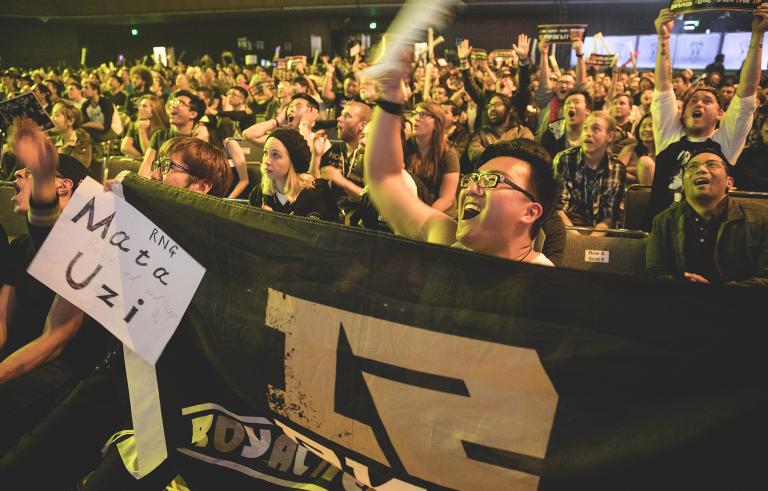 【八强战次日辣评】荆棘之兴斩荆棘卫冕冠军续传奇