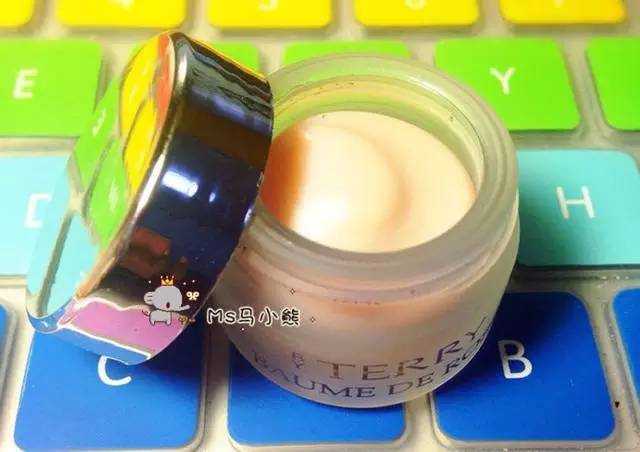 超级适合学生党的水润颜色唇膏,秋季润唇变色唇膏哪款最好使