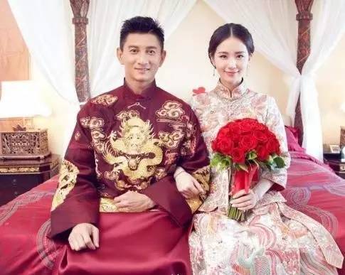 今年结婚的女星婚礼喜欢什么发型？刘诗诗陈妍希钟爱中分，林心如和张歆艺想到一起去了~