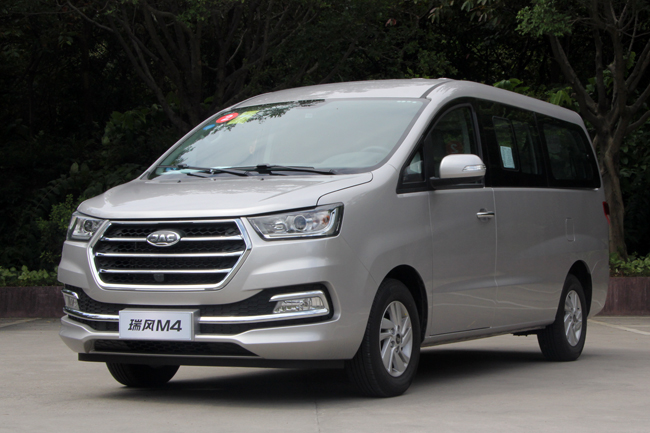 实用派不失商务范儿试驾江淮瑞风M42.0L