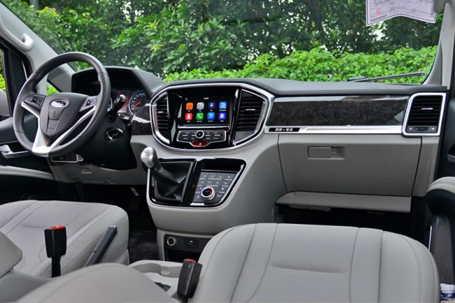 实用派不失商务范儿试驾江淮瑞风M42.0L