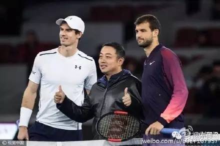 「妹逗体育」刘国梁秀自拍黑马琳：这大脸估计够你媳妇亲一个礼拜还没亲完呢