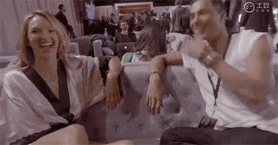 上帝の光｜穿衣服对她是种浪费，生的孩子叫腰精的后裔