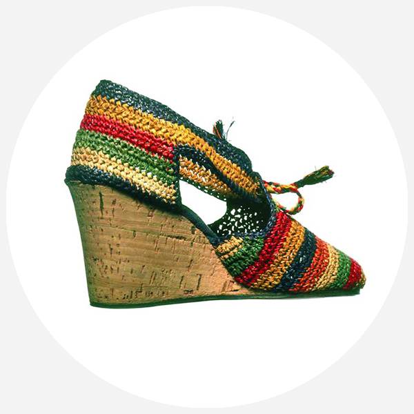 励志大戏|有个穷人家的孩子,辍学做鞋匠创建了时尚王国