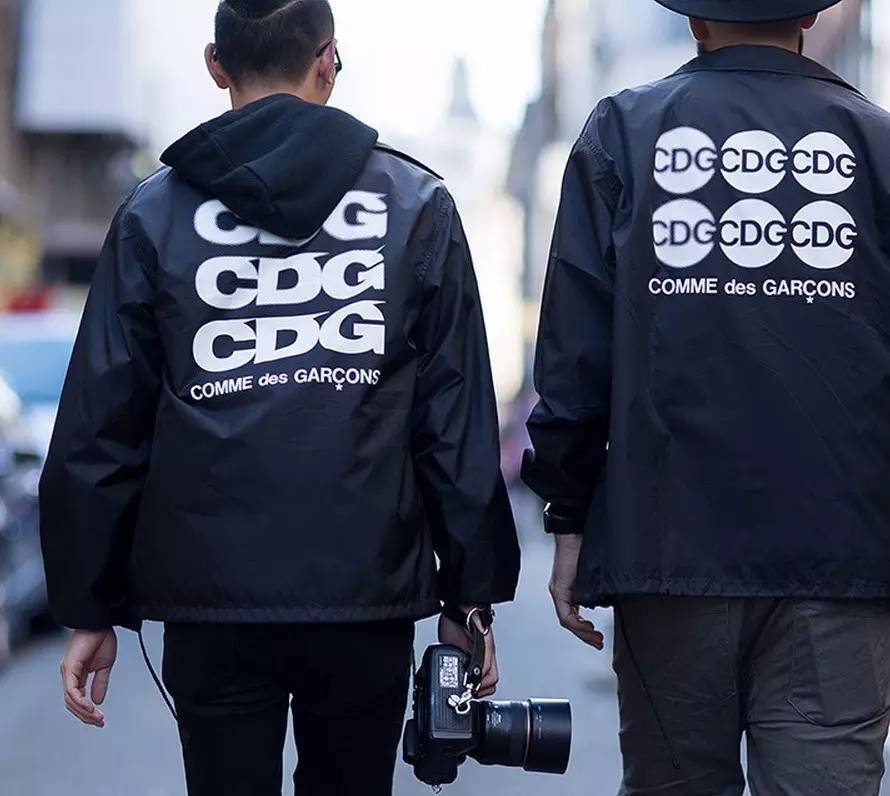 让你街头style立现的秋季单品:教练夹克