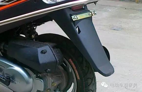 踏板电动车后泥瓦拆卸视频,电动车换泥瓦应注意什么