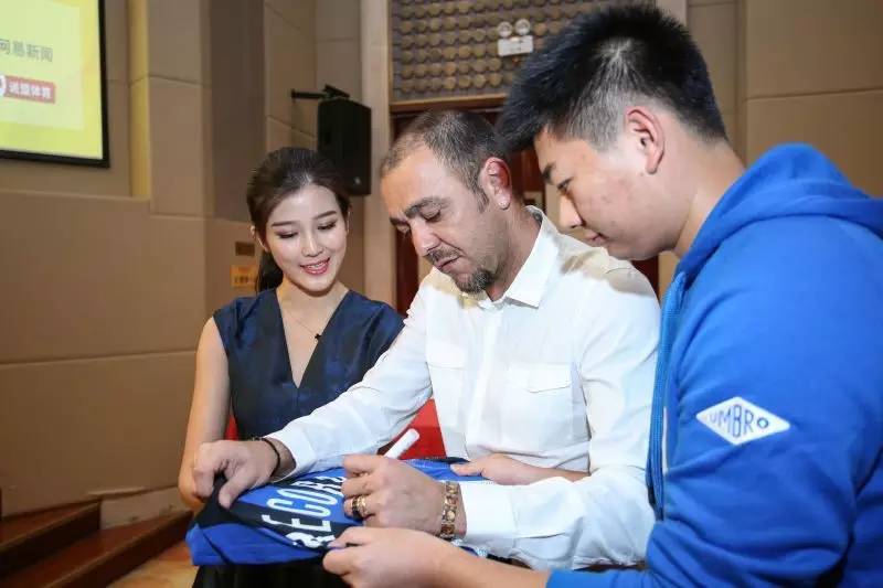 中拉交流|“中国男孩”雷科巴带着沙滩足球来了