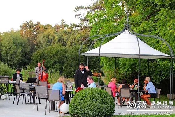 罗莱夏朵香缇,罗莱夏朵怀石