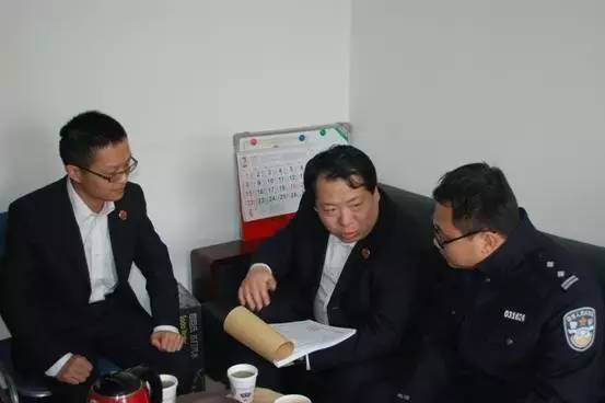 检察院里面有几个检察官,小检察院跟大检察院一样吗