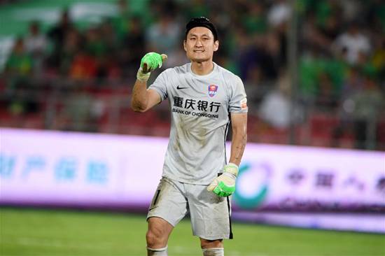 兄弟共饮一江水江苏球迷远征重庆受欢迎圣小飞你还好吗？