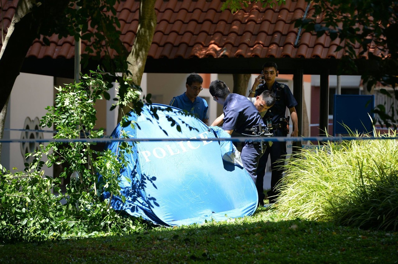 跨国籍恋悲剧：新加坡男捅伤外籍女友，纵身从16楼跳下身亡！