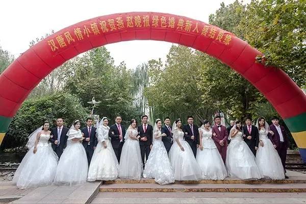 昨日一场独一无二的婚礼温暖了整个“国际庄”