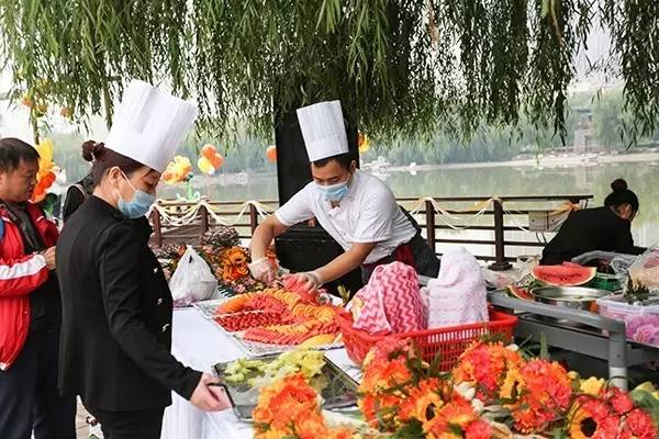 昨日一场独一无二的婚礼温暖了整个“国际庄”