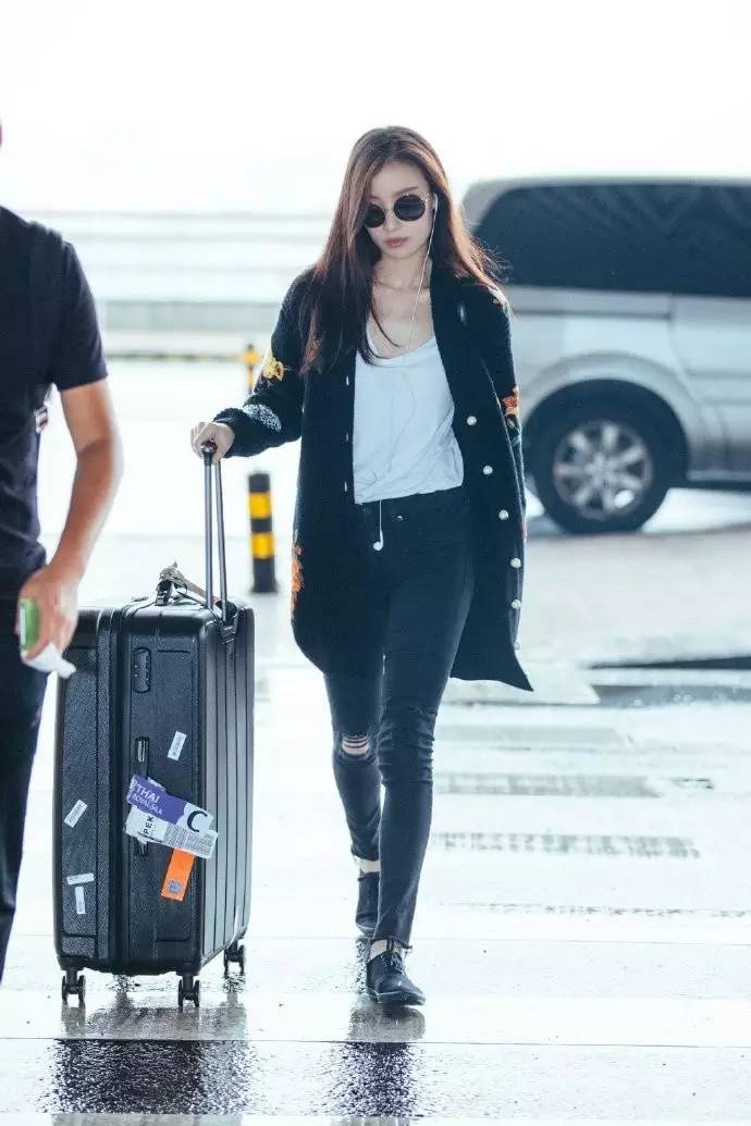 倪妮菱格棉服穿搭,杨幂倪妮新中式穿搭