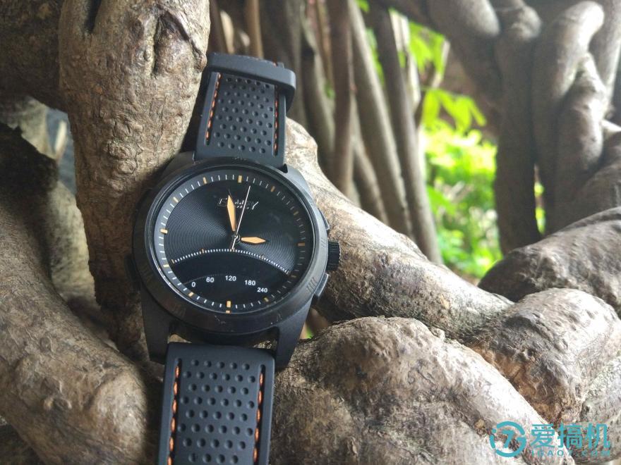 传统与现代创新的碰撞,传统与科技的碰撞视频