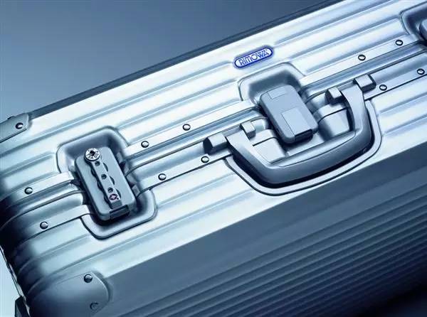 旅行时如何选择合适的旅行箱,旅游买哪些旅行箱好用实惠