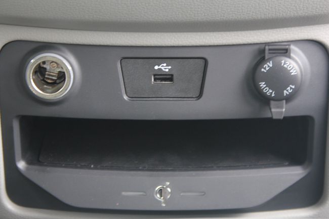 实用派不失商务范儿试驾江淮瑞风M42.0L