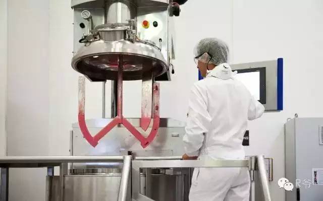 ysl圣诞限定口红值得入手,ysl圣诞限量黑管09