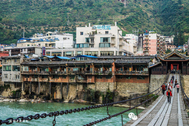 泸定桥因康熙御笔，红军一战，主席诗句而名扬天下！