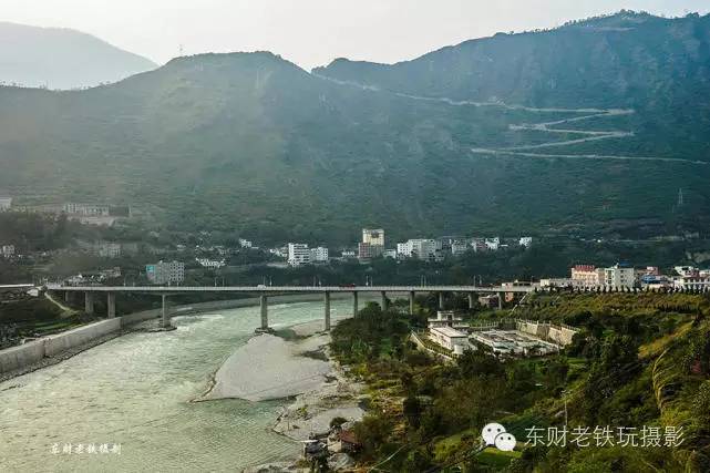 泸定桥因康熙御笔，红军一战，主席诗句而名扬天下！